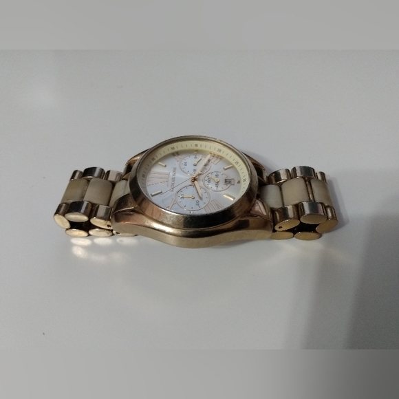 Beautiful Gold Watch MK - Picture 2 of 2